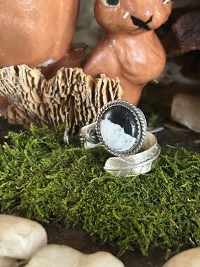 925 Sterling look at that stone white Buffalo turquoise ring